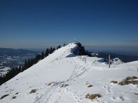 Blick zum Gipfelkreuz