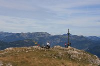 Rokogel - im Hintergrund die Bayerischen Voralpen