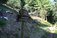 Etwas irrefhrend sind die Wegweiser in Kombination mit der Alpenvereinskarte. Wenn man ab der Jochbergalm den Schildern Richtung Rechenbergalm folgt bleibt man auf dem richtigen Weg