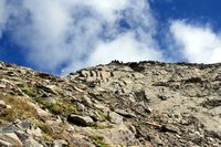 Auf etwa 3.000 Meter trifft man auf den Aufstieg von Westen