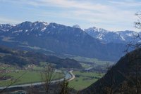 Blick von Madron ins Inntal hinab