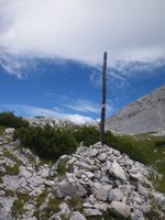 Stange, an der es rechts direkt zur Speckkarspitze geht