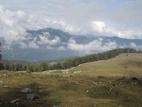 Kglalm im Abstieg - im Hintergrund das Trainsjoch