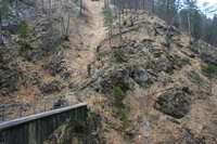 Rckblick auf den rutschigen Weg zur Brcke